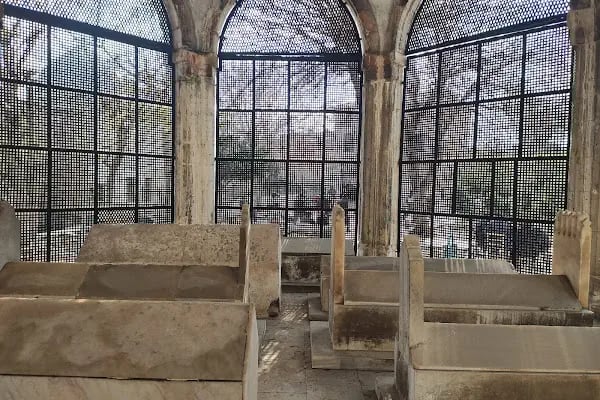 Ramazanoğlu Türbesi - Resim 10