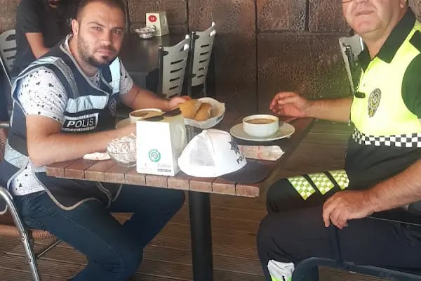 Jet Cafe & Otopark & Çamaşır - Resim 17