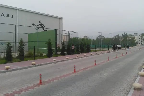 Ege Üniversitesi Tenis Kortları - Resim 7