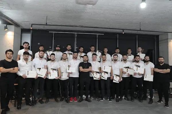 Kadir Alkan Hair Artist Erkek kuaförü barber shop Trabzon - Resim 5