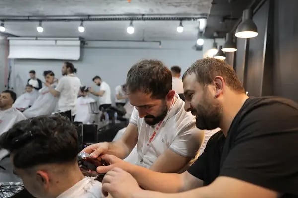 Kadir Alkan Hair Artist Erkek kuaförü barber shop Trabzon - Resim 16