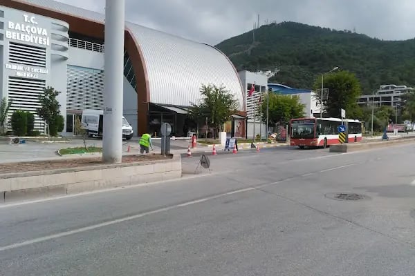 Balçova Belediyesi Tribün ve Engelli Merkezi - Resim 11