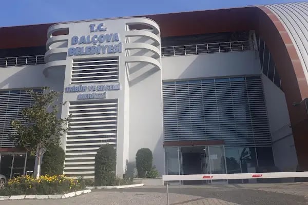 Balçova Belediyesi Tribün ve Engelli Merkezi - Resim 13