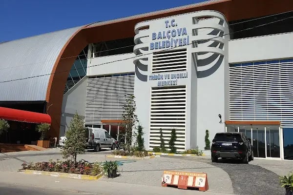Balçova Belediyesi Tribün ve Engelli Merkezi - Resim 15