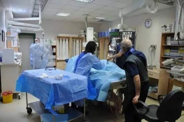Dr. Ersin Arslan Eğitim ve Araştırma Hastanesi Mücahitler Ek Binası - Resim 19