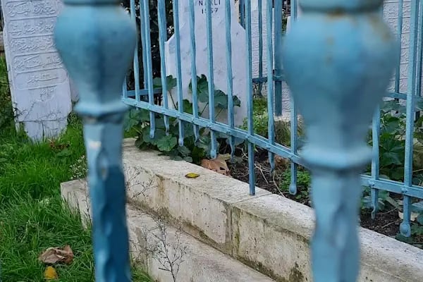 Laleli Baba türbesi - Resim 8