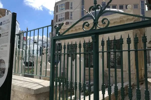 Laleli Baba türbesi - Resim 16