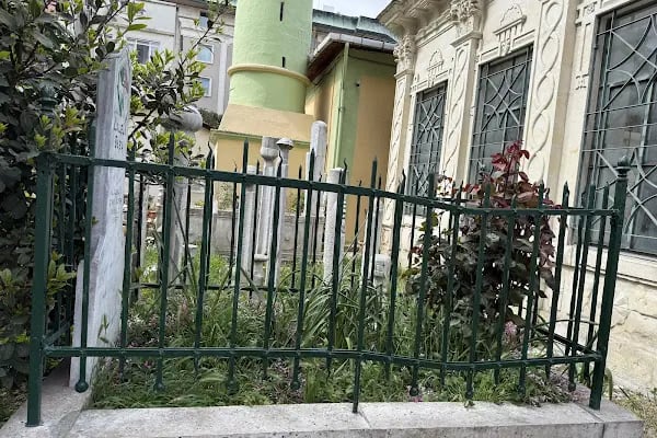 Laleli Baba türbesi - Resim 15