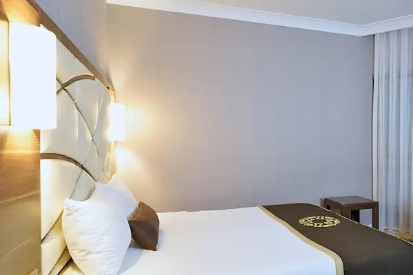 The Grand Mira Hotel - Resim 20