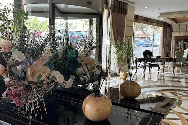 The Grand Mira Hotel - Resim 9