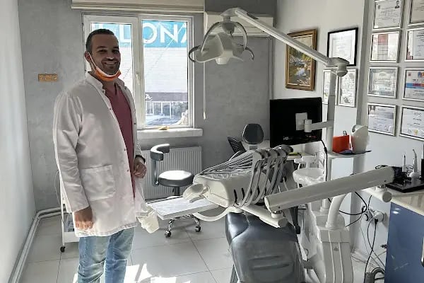 Diş hekimi T. Burak Cerit /Çocuk-Erişkin - Resim 1