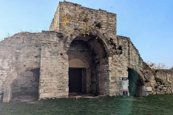 Yedikule Mezarlığı - Resim 11