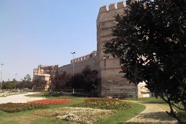 Yedikule Mezarlığı - Resim 4