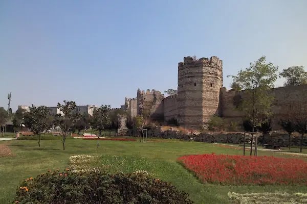 Yedikule Mezarlığı - Resim 8