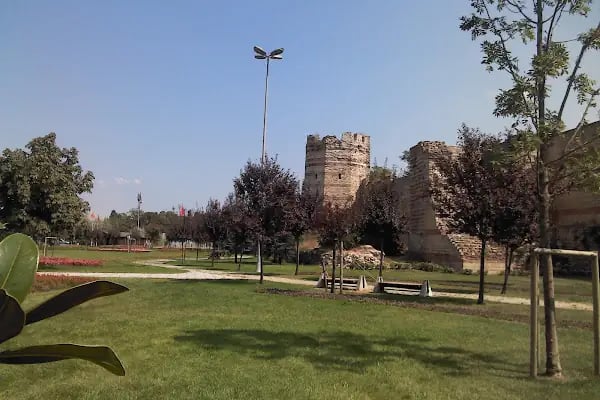 Yedikule Mezarlığı - Resim 5