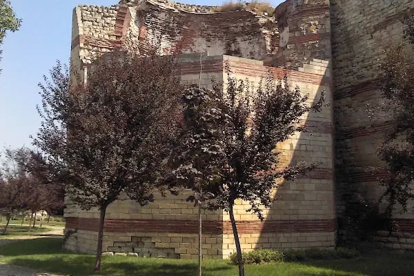 Yedikule Mezarlığı - Resim 16