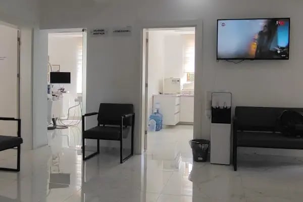 Diş Hekimi Serap Açık - Resim 1