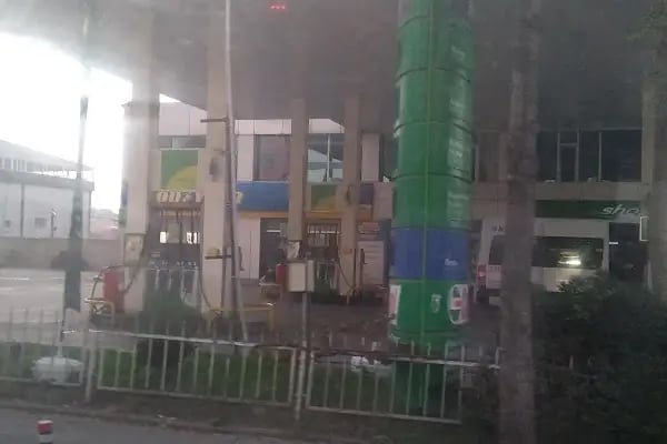 Genç Petrol - Resim 13