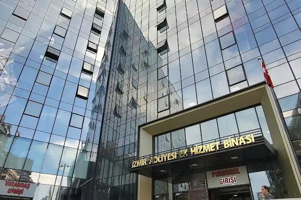İzmir Adliyesi Ek Hizmet Binası - Resim 1