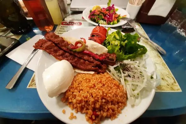 Öznur Pide Ve Kebap Salonu - Resim 2