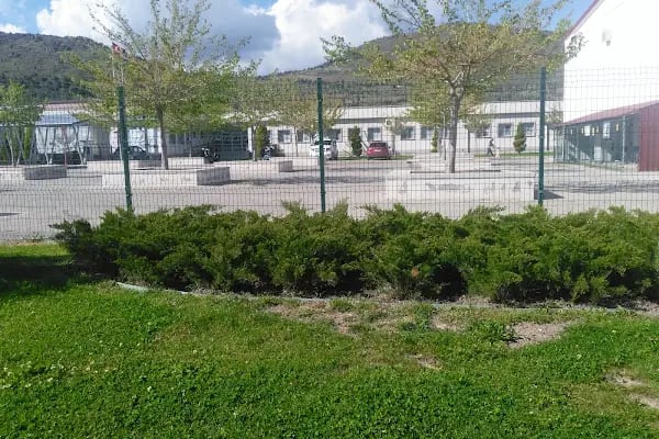 Ord.Prof.Dr. Ekrem Akurgal Kapalı Spor Salonu - Resim 5