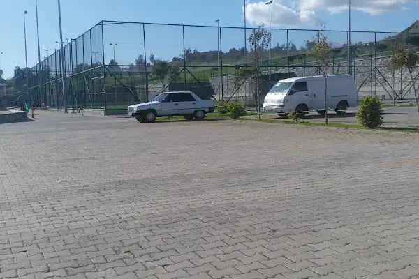 Ord.Prof.Dr. Ekrem Akurgal Kapalı Spor Salonu - Resim 6