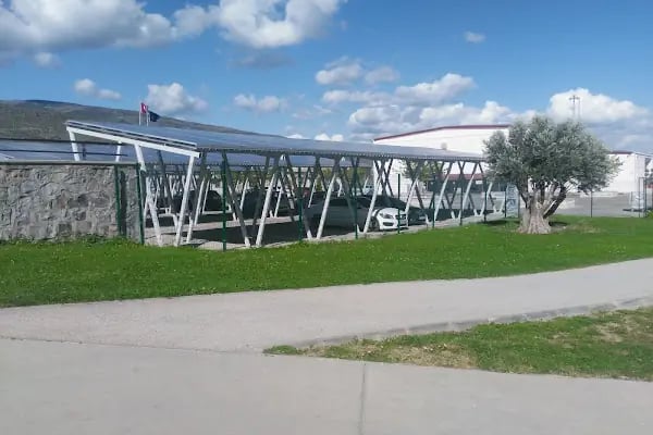 Ord.Prof.Dr. Ekrem Akurgal Kapalı Spor Salonu - Resim 7
