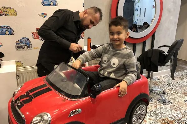 Sadık Sarıgül Kuaför salonu - Resim 10