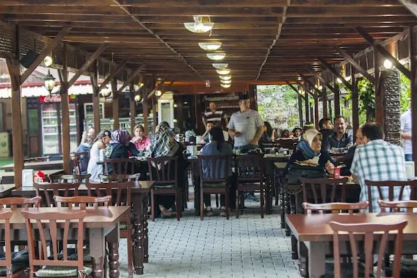 Akşehir Kent Ormanı - Resim 1