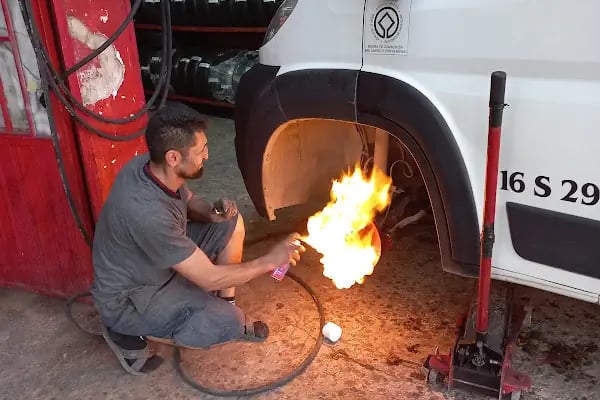 Racon oto lastik tamir bakım onarım değişim alım satım yol yardım - Resim 20