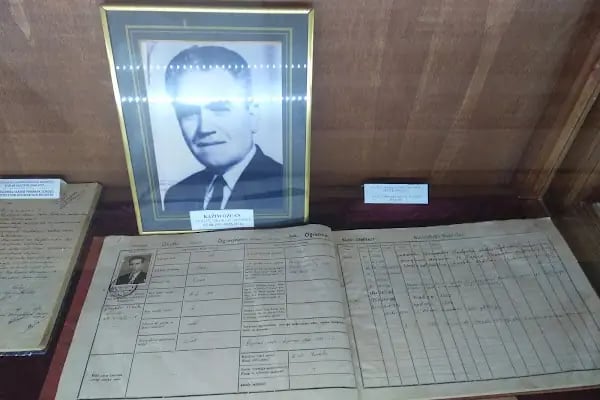 Bergamalı Kadri Eğitim Tarihi Müzesi - Resim 14