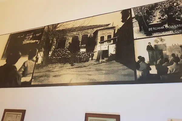 Bergamalı Kadri Eğitim Tarihi Müzesi - Resim 13