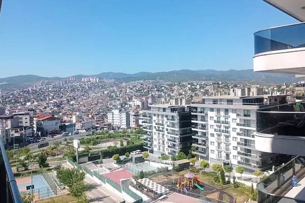 Karabağlar Belediyesi İzmir Şehitler Parkı - Resim 2