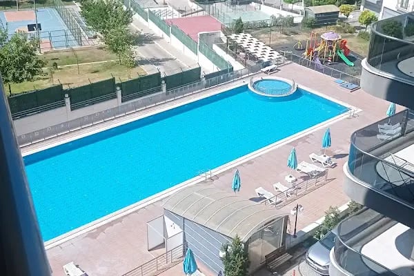 Karabağlar Belediyesi İzmir Şehitler Parkı - Resim 6