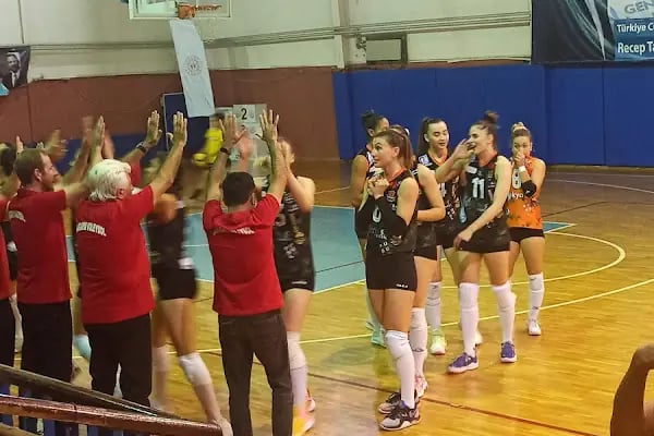 İzmir Balçova Spor Salonu - Resim 9