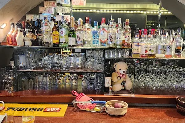 Surfer Caravan Gastro Pub &amp; Suites - Resim 2