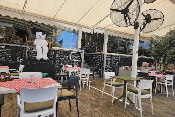 Surfer Caravan Gastro Pub &amp; Suites - Resim 4
