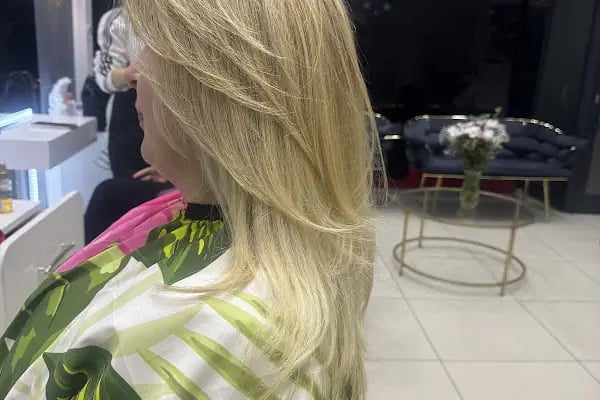 H&amp;M Hair Design - Resim 7