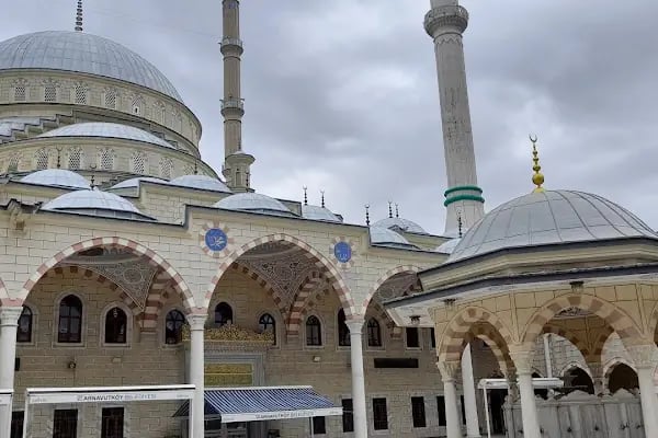 Taşoluk Yeşil Cami - Resim 17
