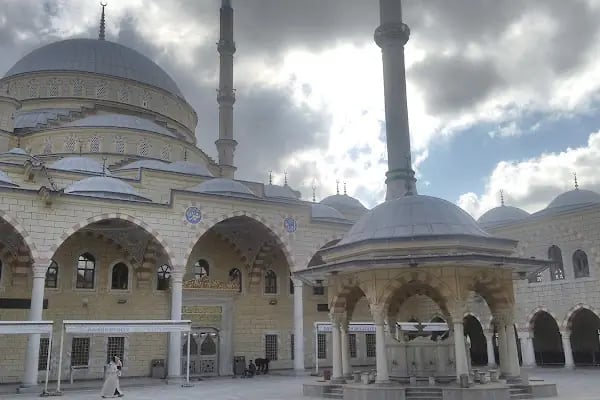 Taşoluk Yeşil Cami - Resim 19