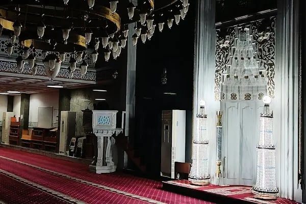 Üçyüzlü Çeşme Cami - Resim 2