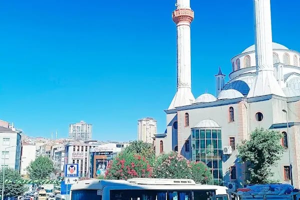 Üçyüzlü Çeşme Cami - Resim 10