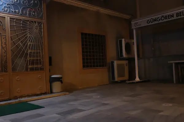 Üçyüzlü Çeşme Cami - Resim 14