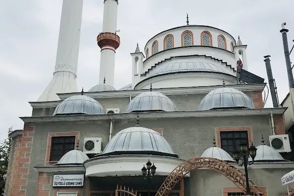 Üçyüzlü Çeşme Cami - Resim 1