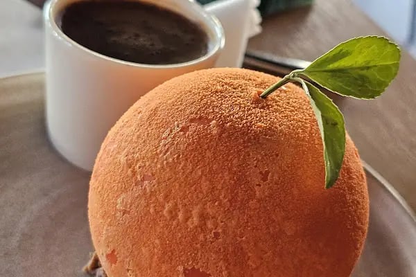 Rezene Restaurant &amp; Cafe - Resim 4