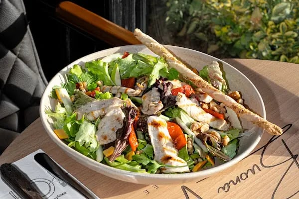 Rezene Restaurant &amp; Cafe - Resim 11
