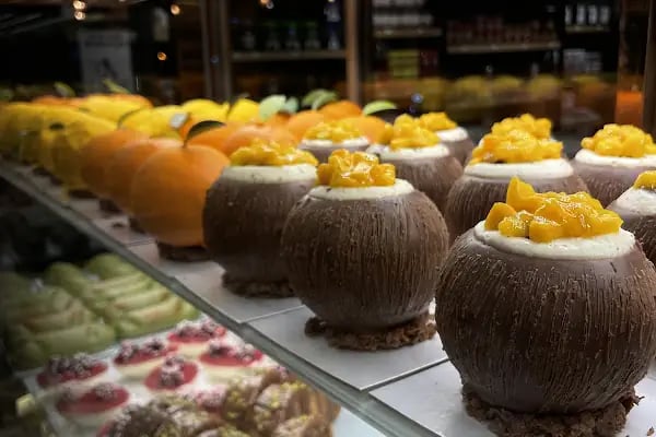 Rezene Restaurant &amp; Cafe - Resim 18