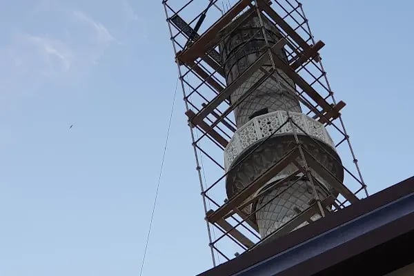 Bayraklı Merkez Camii - Resim 15