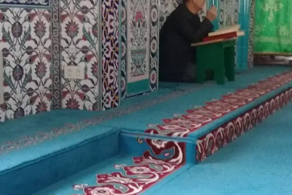 Bayraklı Merkez Camii - Resim 19