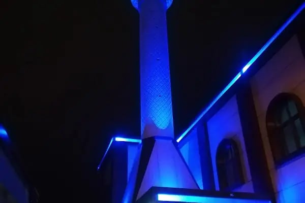 Bayraklı Merkez Camii - Resim 8
